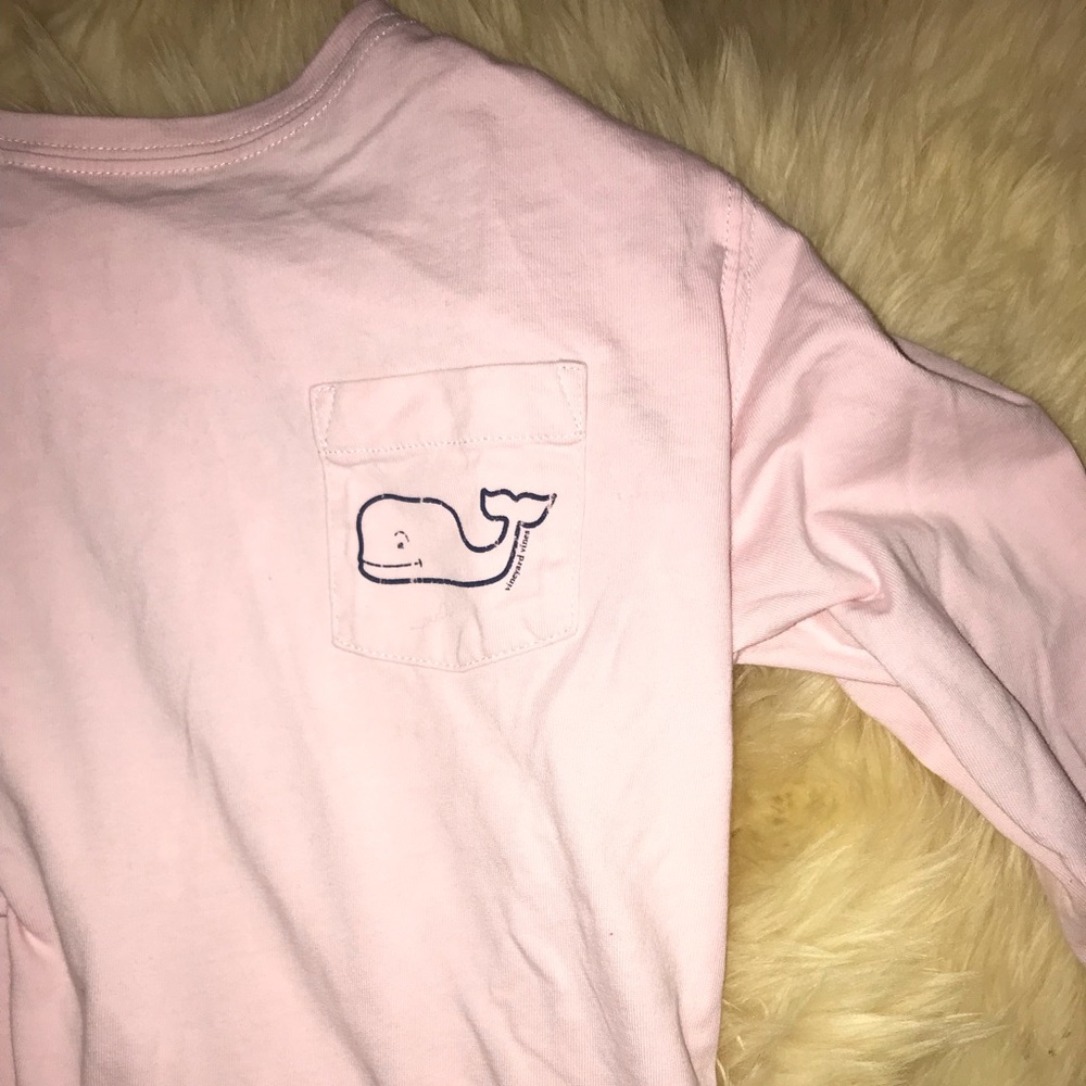 Long sleeve baby pink vineyard vines shirt.